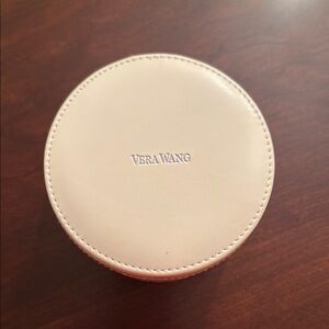 EUC Vera Wang Creamy White Round Jewelry Box